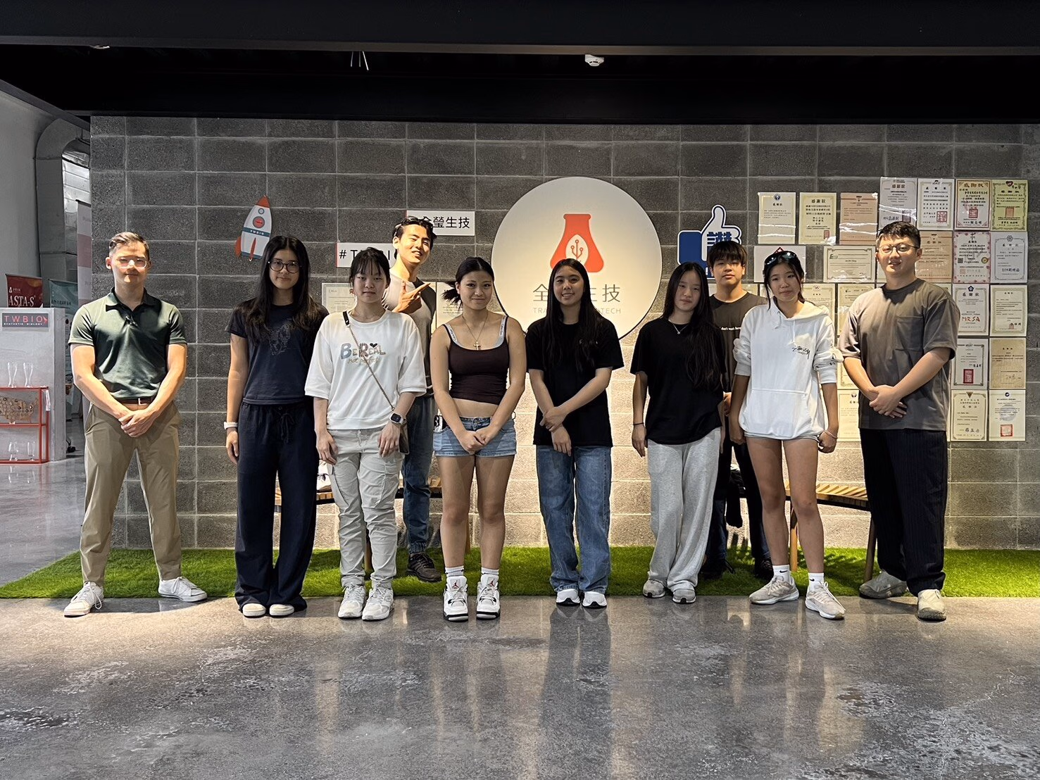 The full SynPETic iGEM team